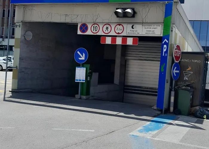 Apartma Ana アパート *